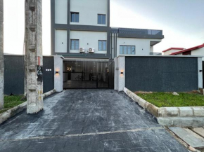 HAVEN 3 BEDROOM WITH FREE PARKING ON PREMISES